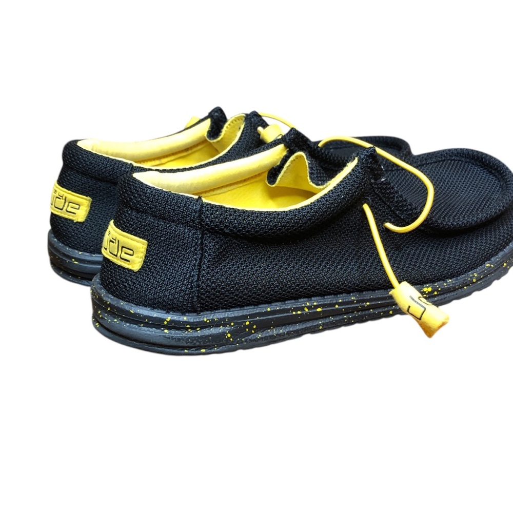 Hey Dude Wally Sox Mens Size 11 Black Yellow Slip On Casual Beach Coastal Comfy